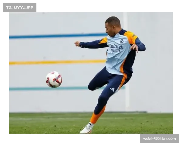 姆巴佩出席商业活动,简短回应未来传闻:“目前专注于巴黎”